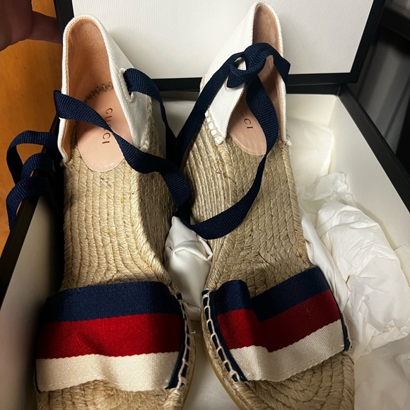 Worn once gucci wedge - Picture 2 of 3